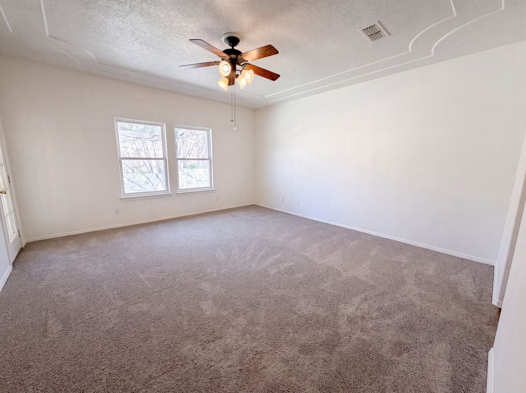 Photo 4 of 29 of 9809 Buckeye St NW, Albuquerque, NM