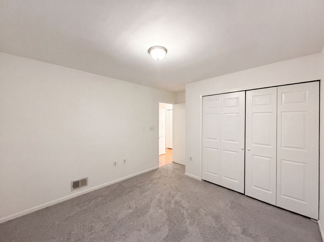 Photo 22 of 51 of 8947 Rosewood St, Manassas, VA