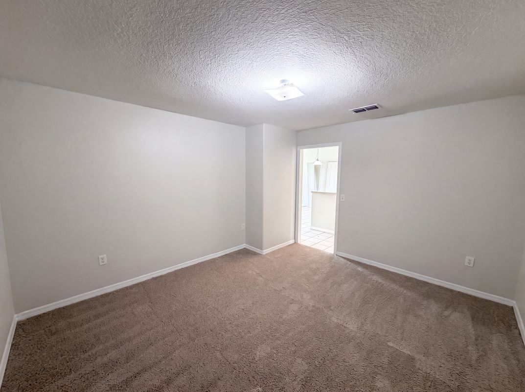 Photo 18 of 27 of 37209 Grassy Hill Ln, Dade City, FL