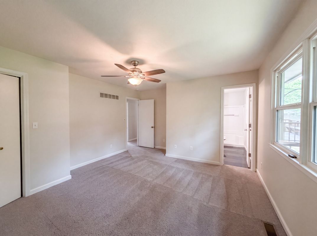 Photo 8 of 21 of 2909 Sagebrush Dr, Lawrence, KS