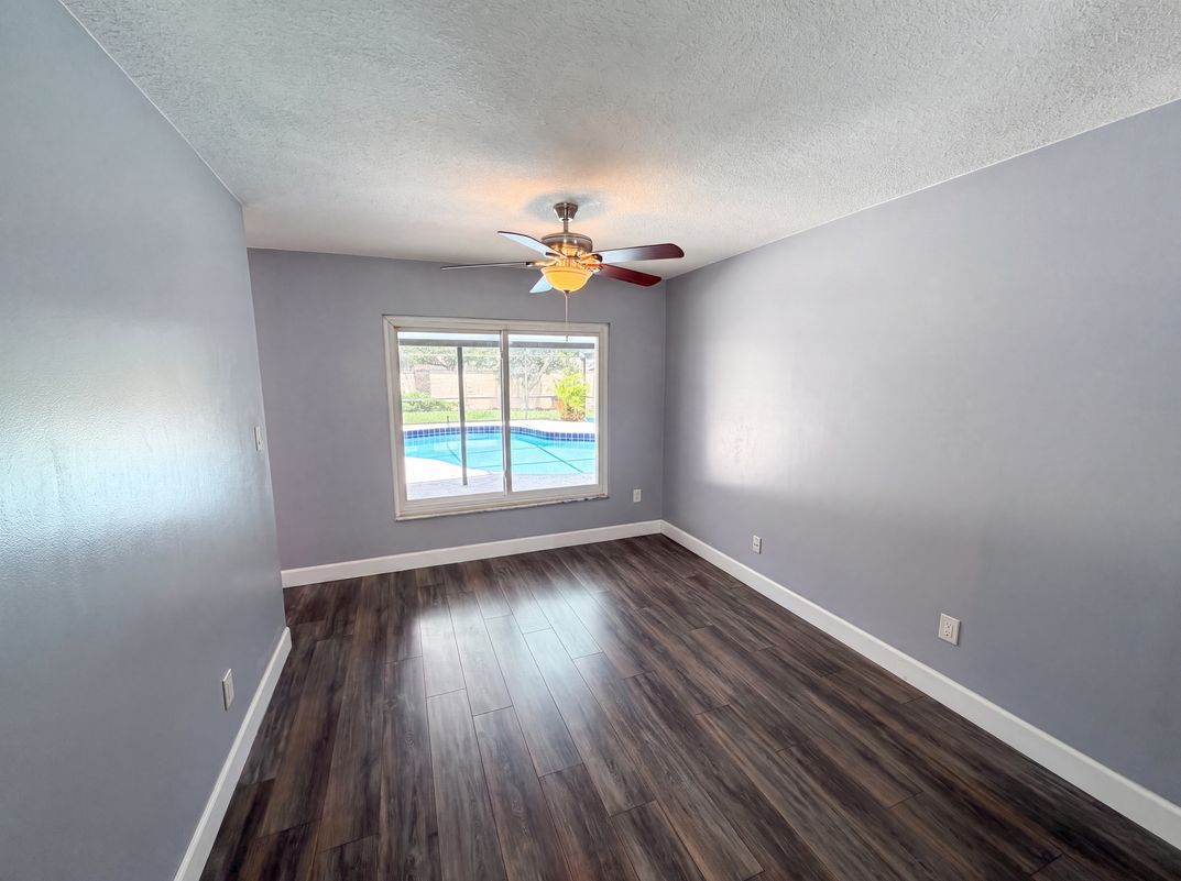 Photo 4 of 33 of 4830 Dunbarton Dr, Orlando, FL
