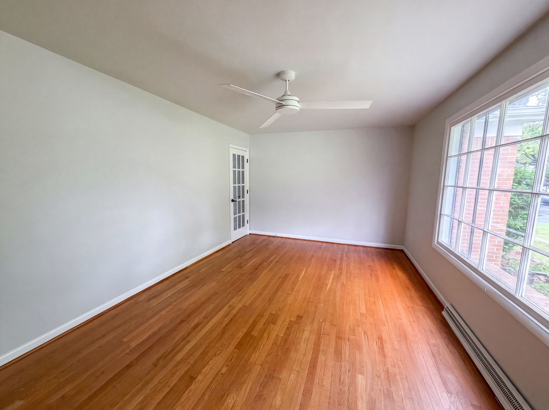 Photo 13 of 16 of 1016 Forestview Dr, Colonial Heights, VA