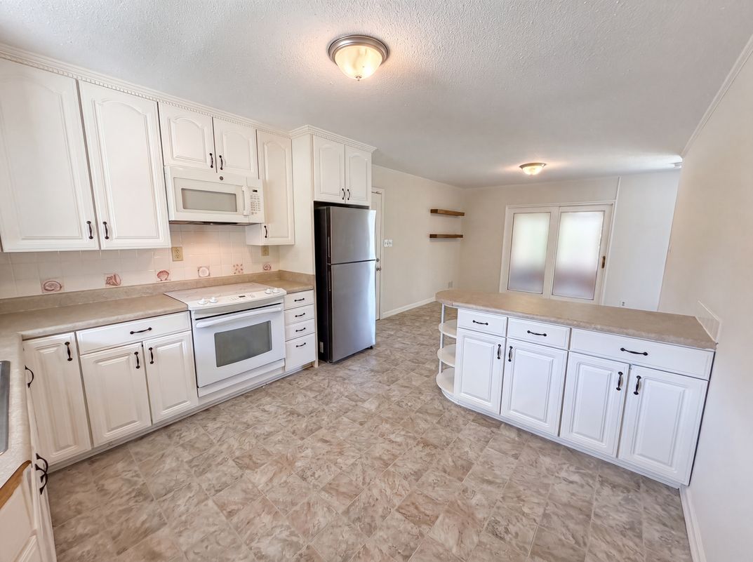 Property photo 2 of 1810 Pennfield Dr