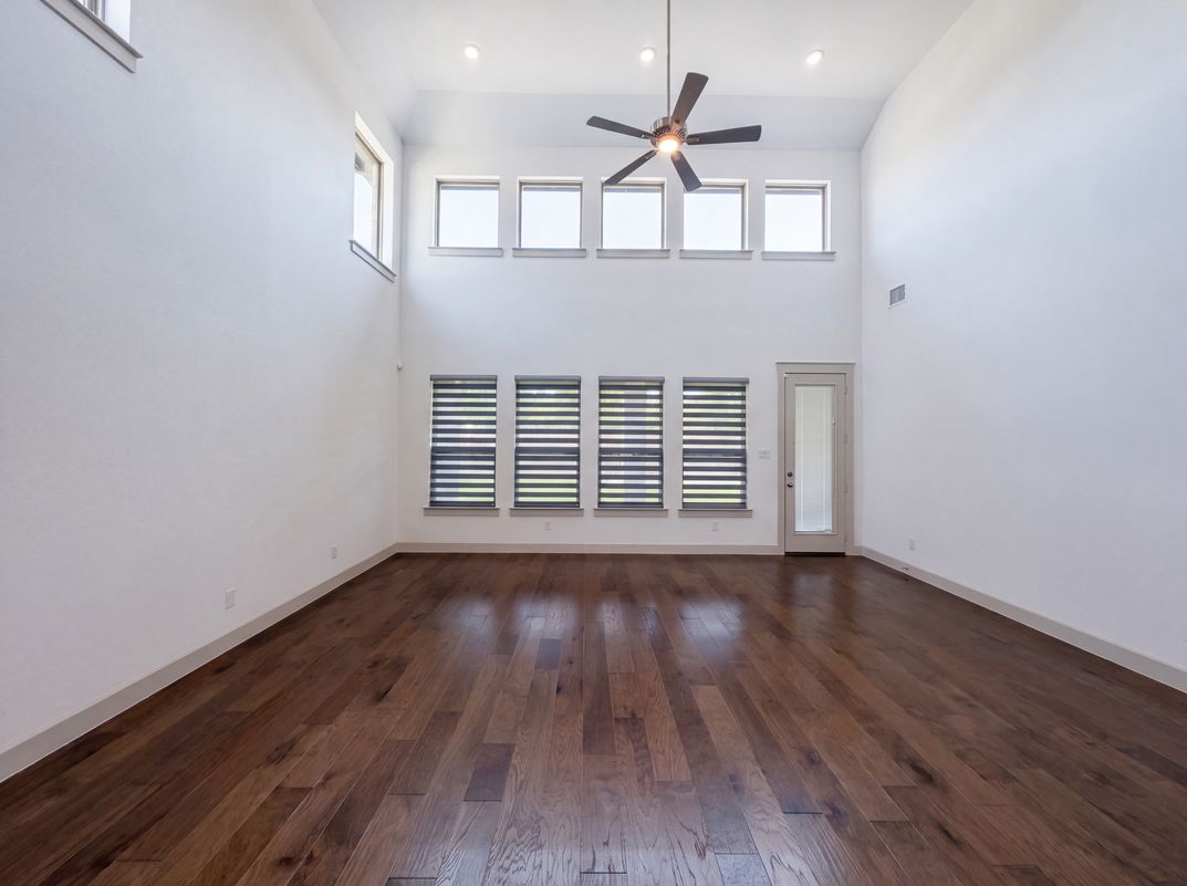 Photo 8 of 28 of 9694 Brackenfield Ln, Frisco, TX