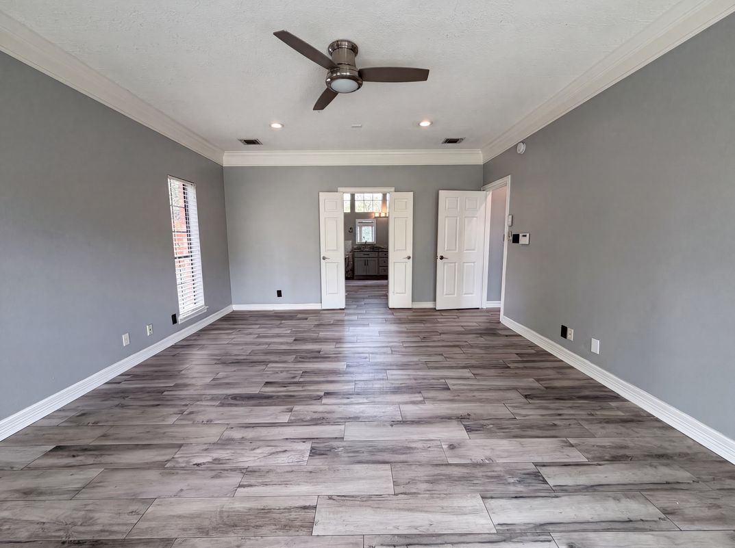 Photo 9 of 27 of 6127 Willowcrest Ct, Spring, TX
