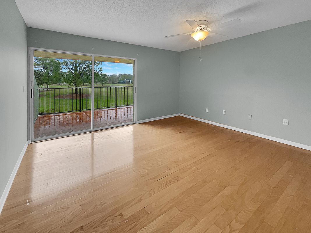 Photo 21 of 27 of 13516 Palmwood Ln, Tampa, FL