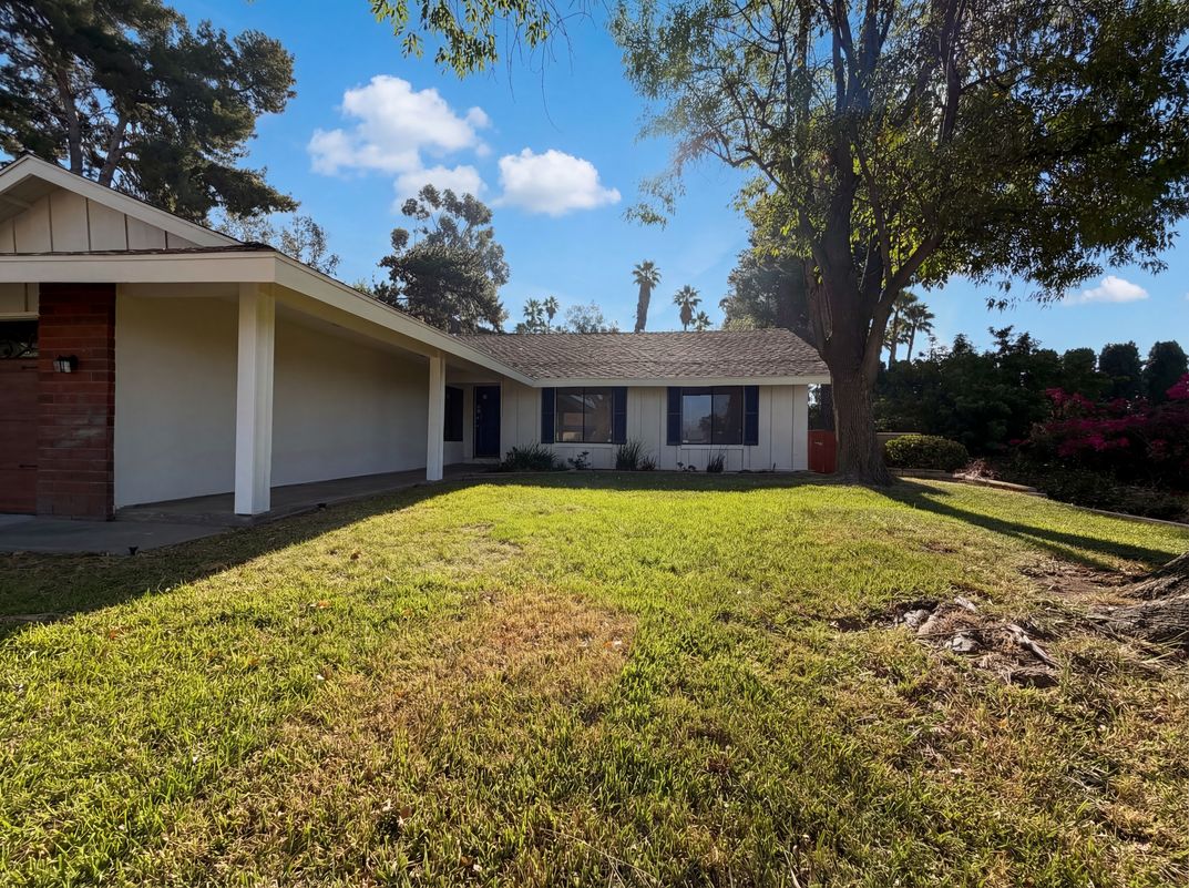 Property photo 1 of 2785 Bonita Dr