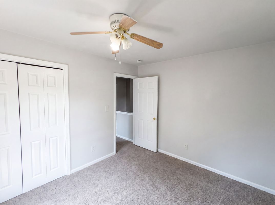 Photo 9 of 25 of 625 E Princess Anne Rd, Norfolk, VA