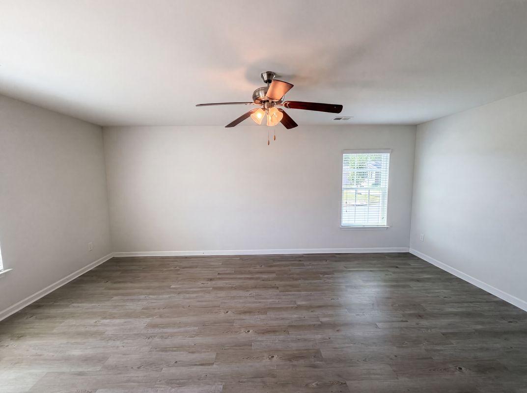 Photo 7 of 28 of 6800 Olivia Ct, Whitsett, NC