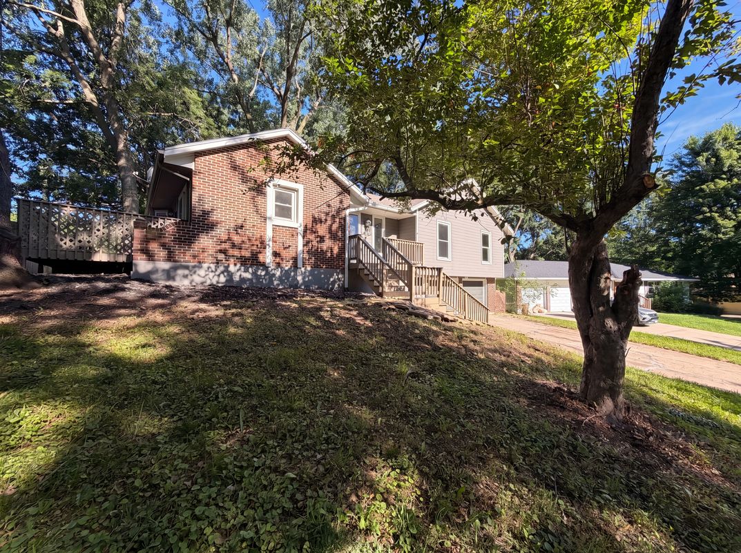 Photo 18 of 22 of 205 NE 1st Street Ter, Blue Springs, MO