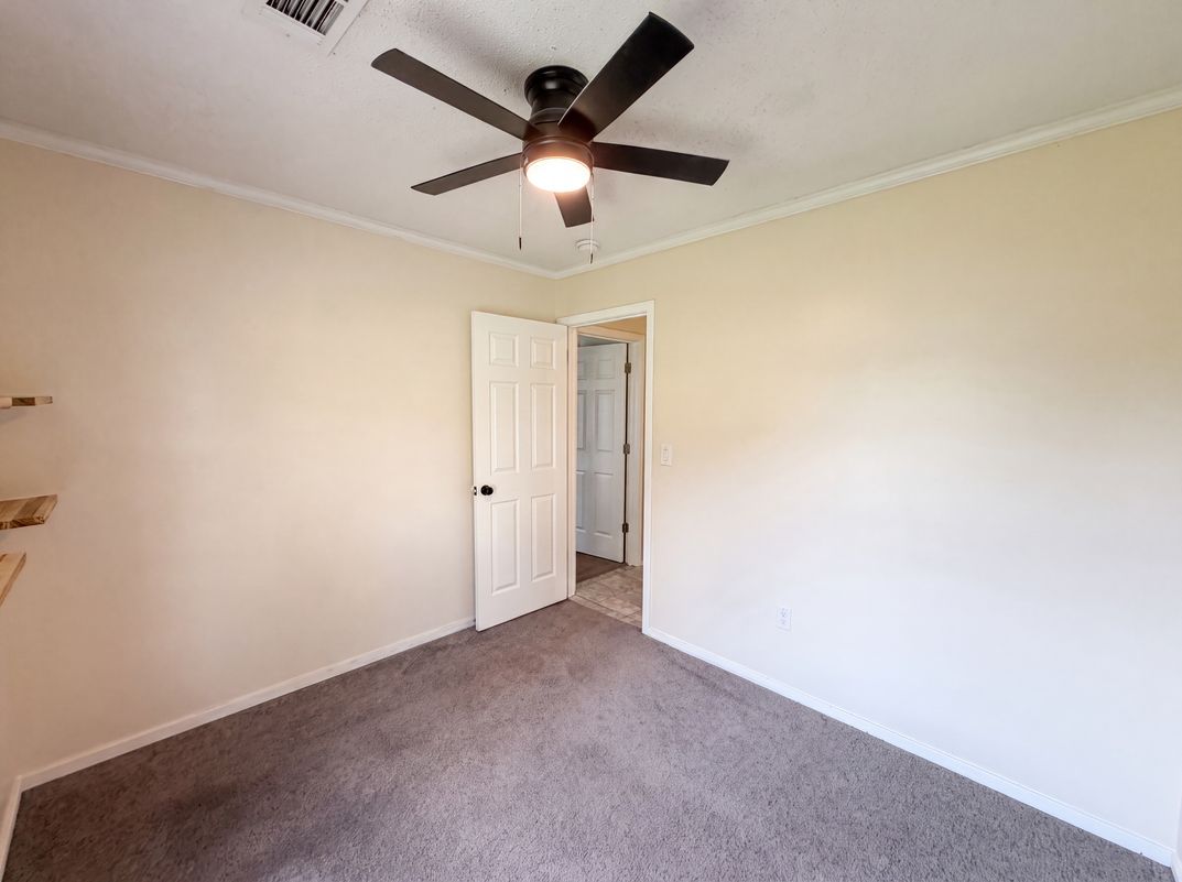 Photo 11 of 18 of 218 Persimmon Cir, Goose Creek, SC