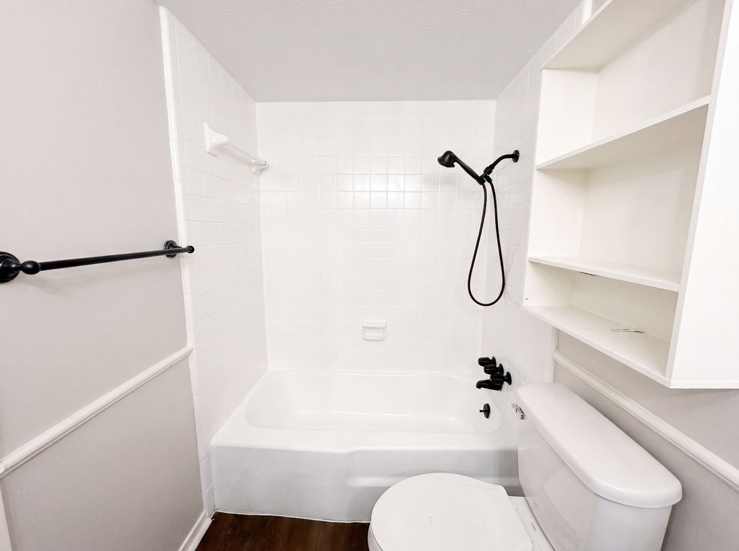 Photo 16 of 22 of 1618 Woodcrest Ln, Carrollton, TX