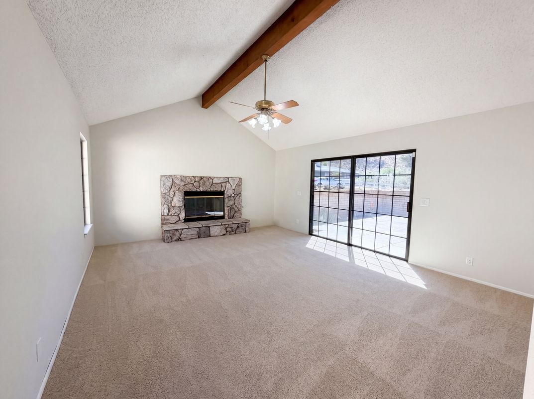 Property photo 3 of 15852 Mandan Rd
