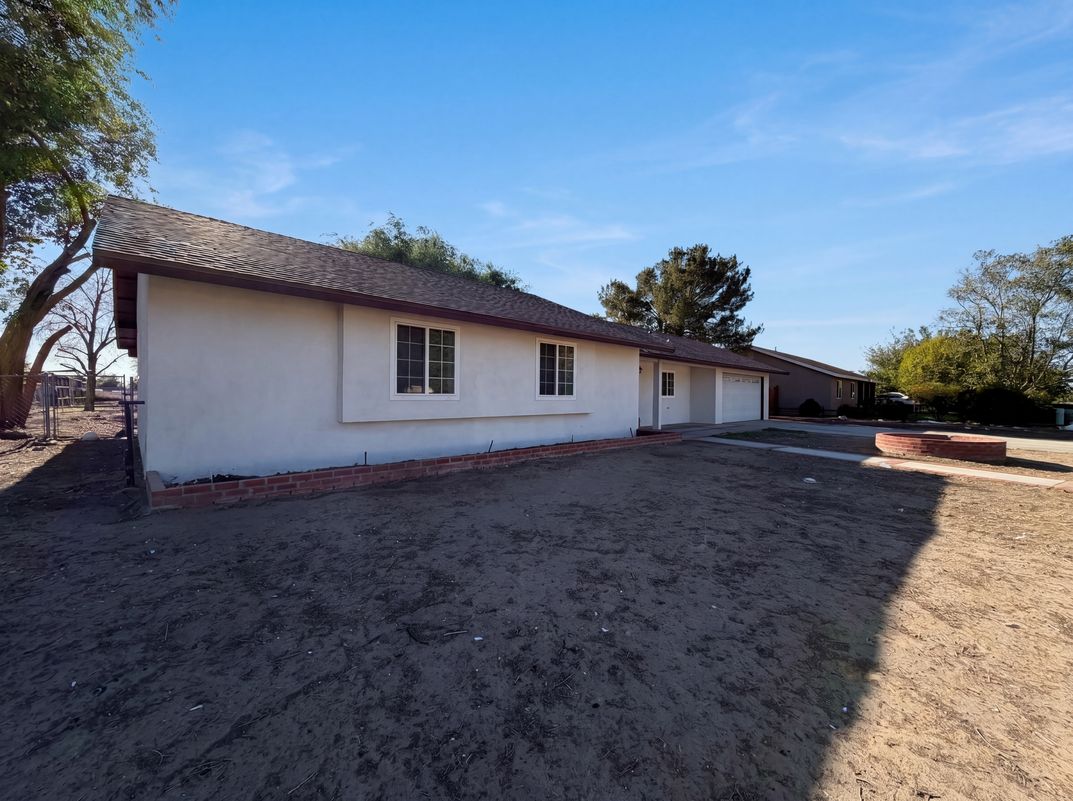 Photo 17 of 21 of 40733 176th St E, Lancaster, CA