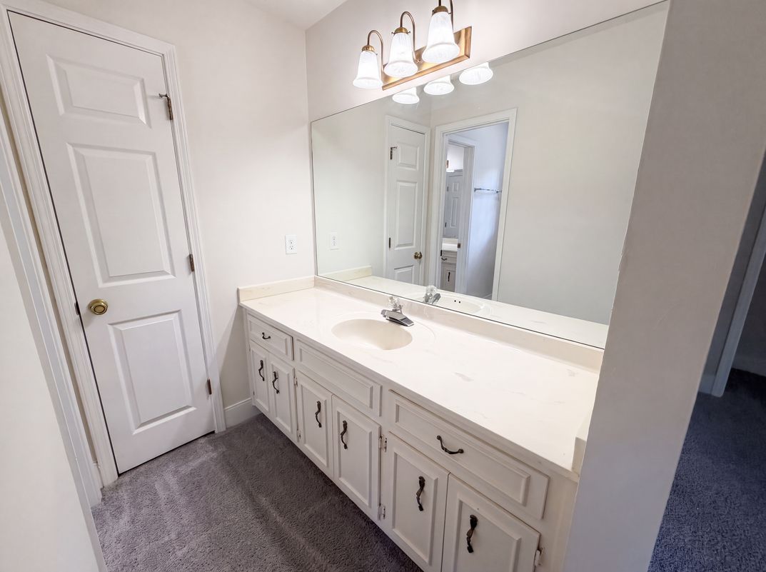 Photo 14 of 29 of 4379 Inns Brook Dr, Snellville, GA