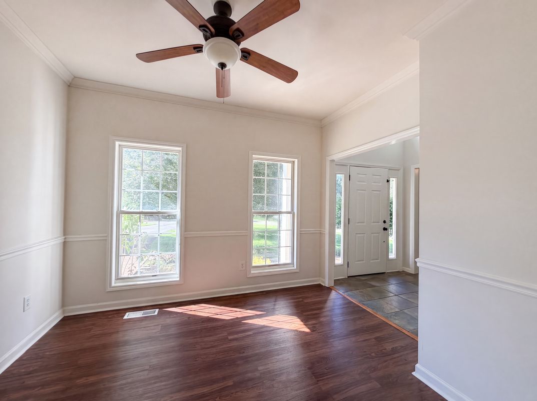 Photo 7 of 28 of 2120 Spring Lake Dr, Spring Hill, TN