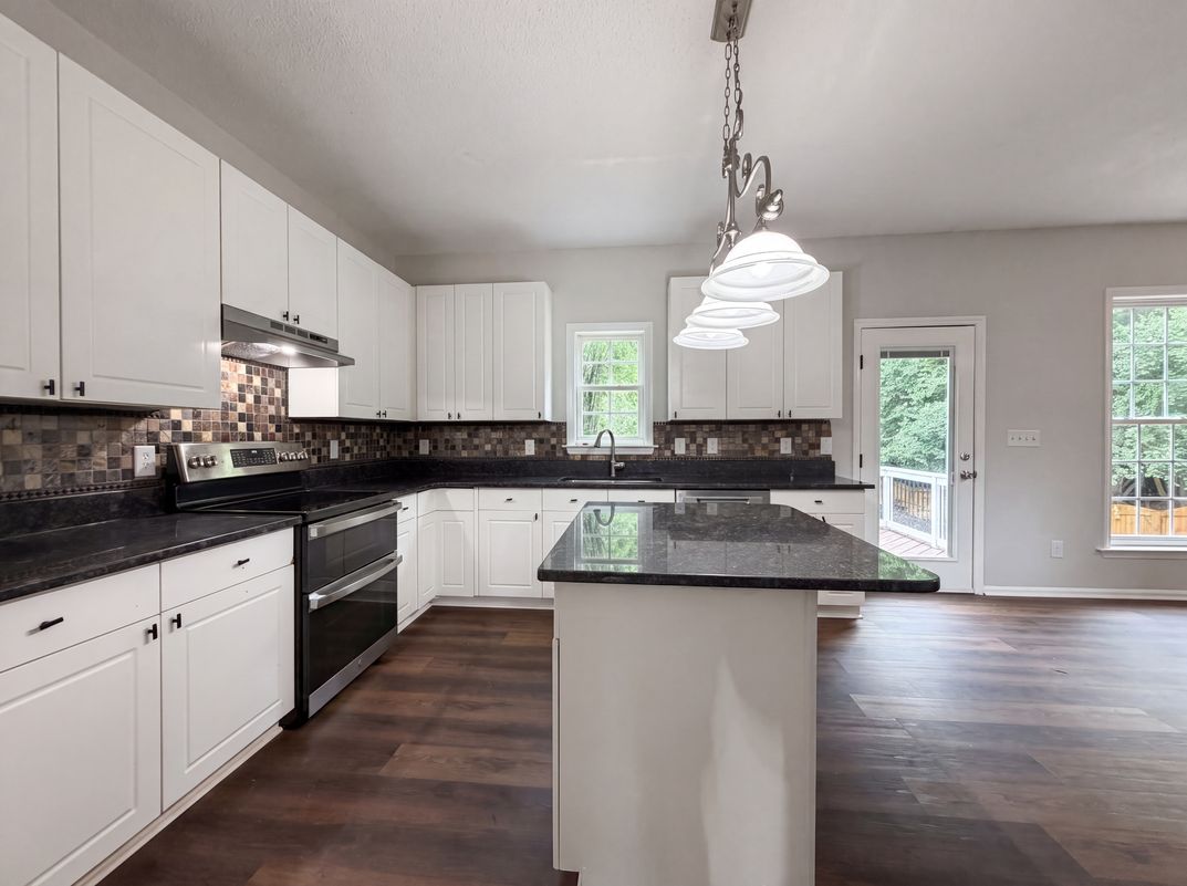 Photo 9 of 23 of 225 Sarazen Dr, Clayton, NC