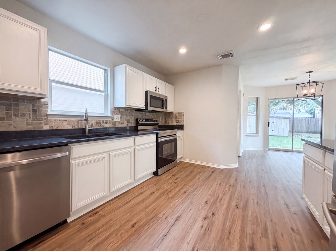 Photo 8 of 18 of 2648 Hunt St, New Braunfels, TX
