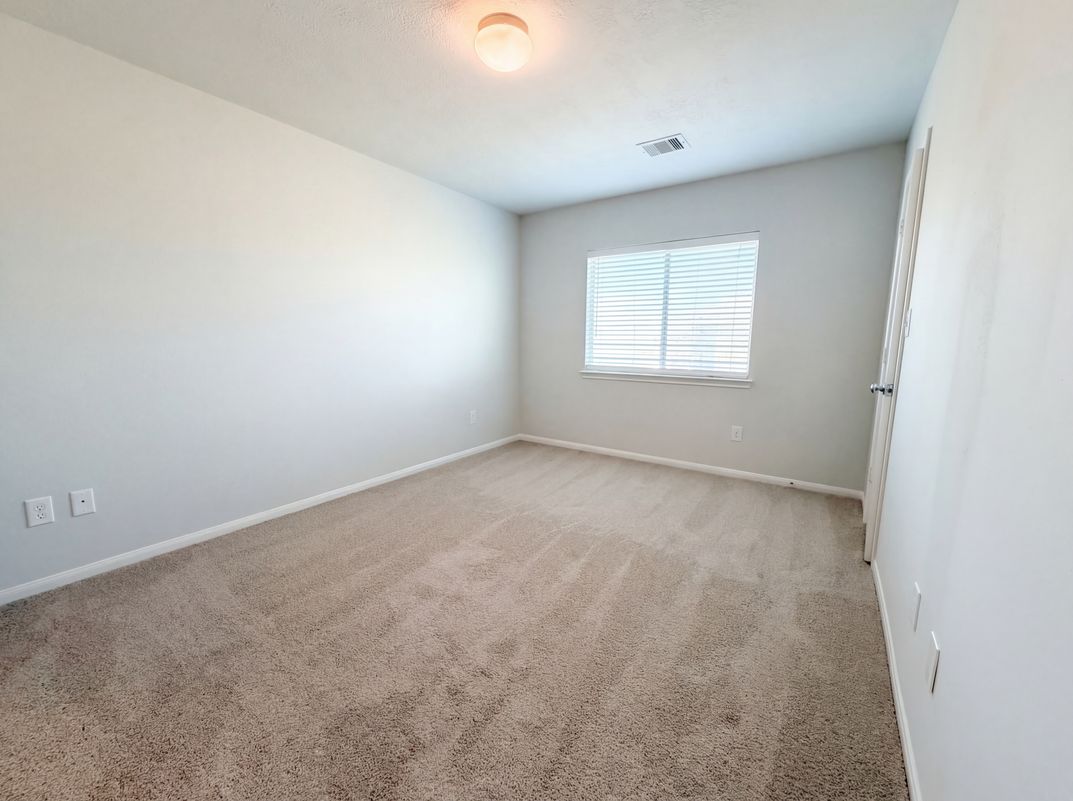 Photo 16 of 24 of 26306 Fox Ridge Ln, Katy, TX