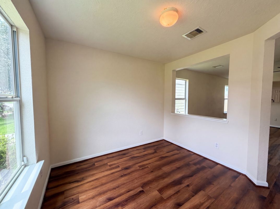 Photo 8 of 21 of 2627 Skyview Trace Ct, Houston, TX