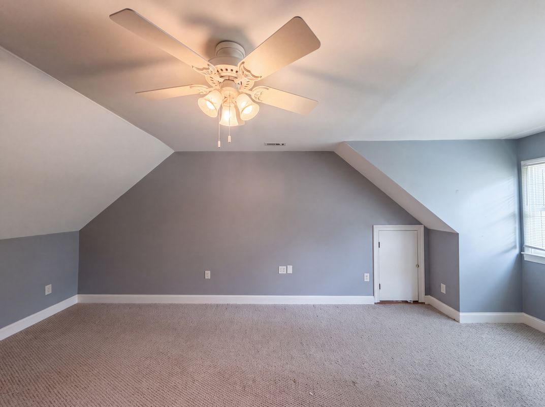 Photo 9 of 18 of 513 Saint Croix Dr, Holly Springs, NC