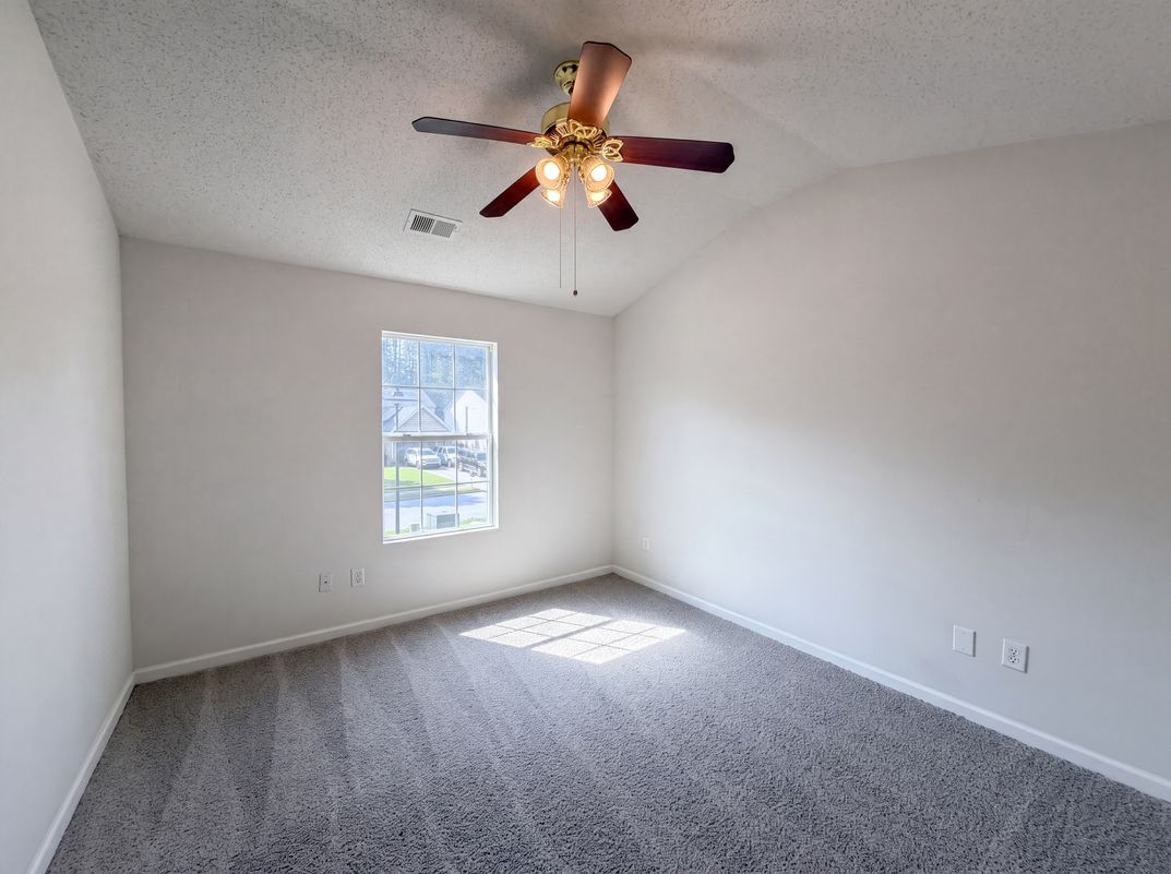 Photo 16 of 29 of 6257 Polar Fox Ct, Riverdale, GA