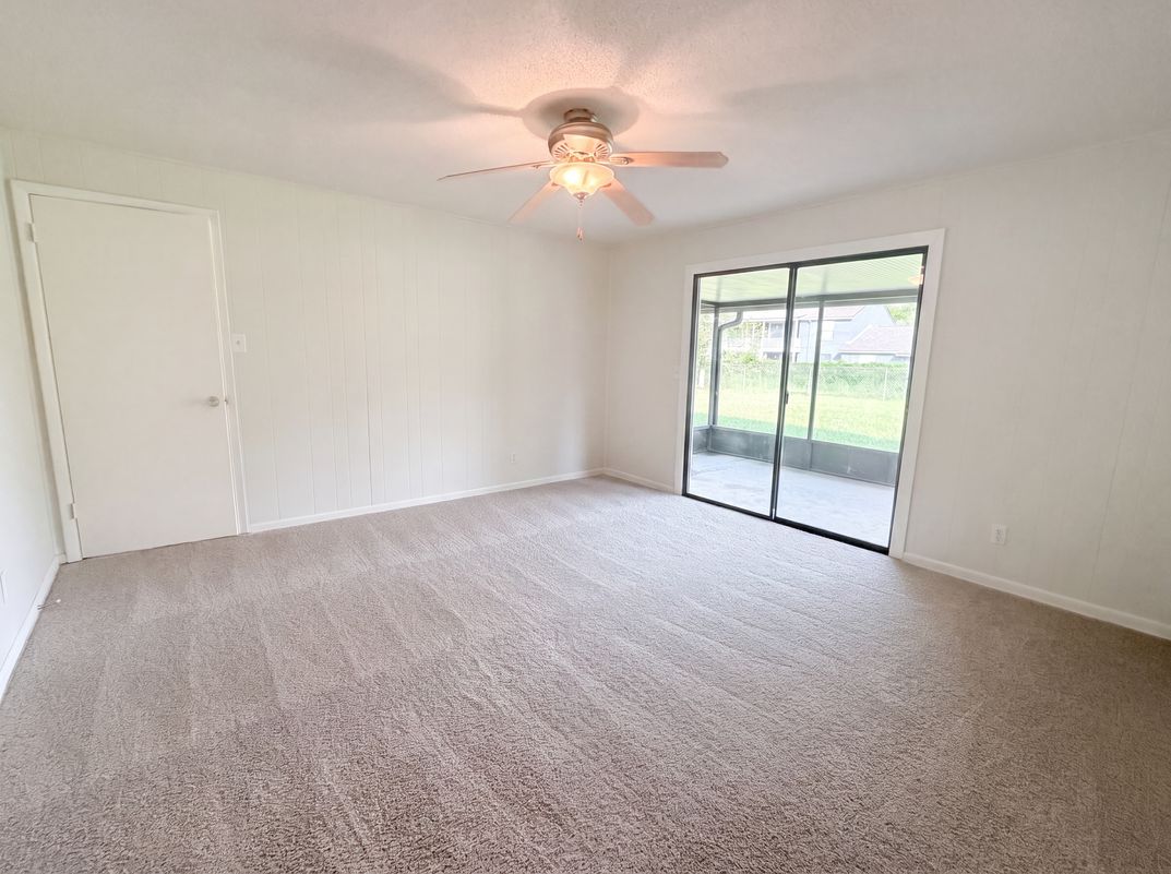 Photo 4 of 17 of 279 Bonnlyn Dr, Orange Park, FL
