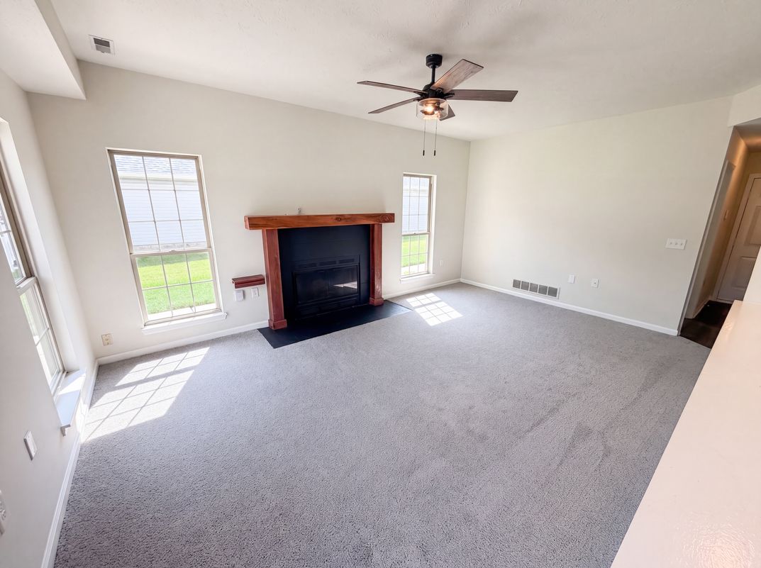 Photo 9 of 29 of 828 Claiborne Ln, Lebanon, IN
