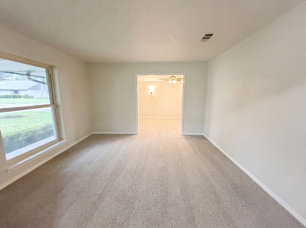 Photo 6 of 21 of 316 Brookwood Dr, Desoto, TX
