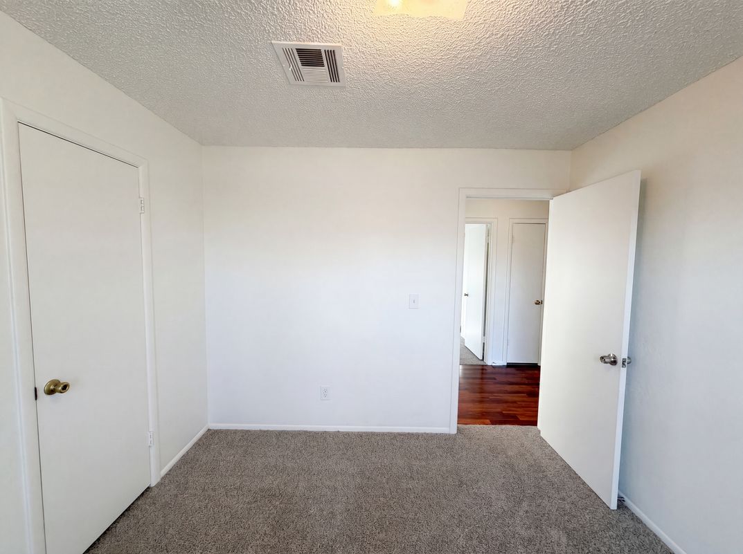 Photo 11 of 20 of 8839 W Carol Ave, Peoria, AZ