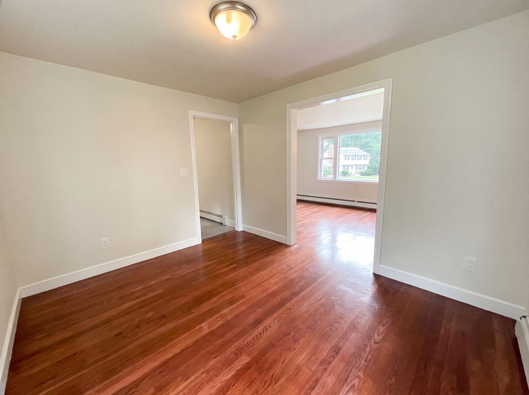 Photo 7 of 28 of 48 Woodlawn St, Randolph, MA
