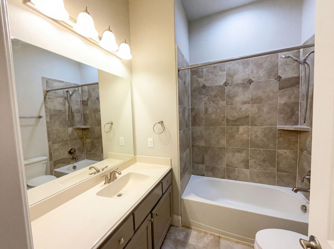 Photo 10 of 24 of 4157 Chantilly Ln, Frisco, TX