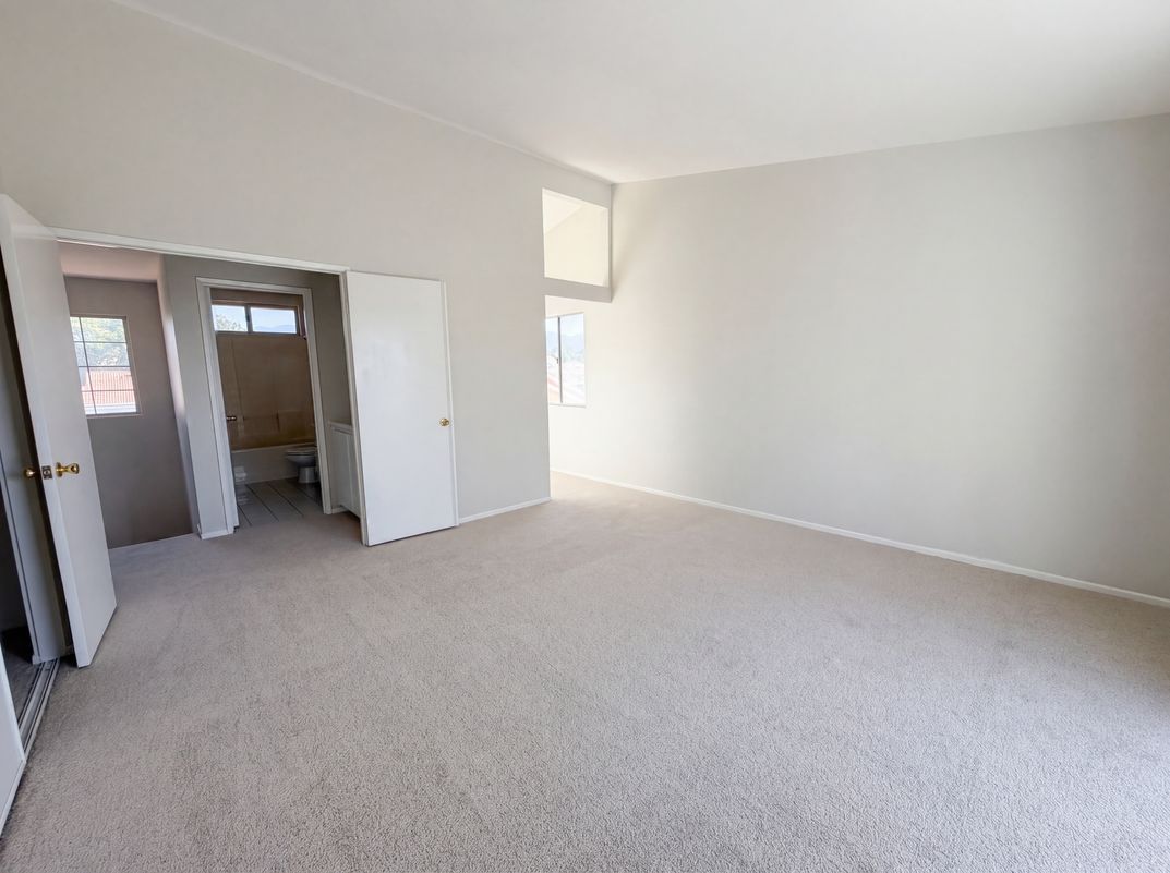 Photo 18 of 23 of 2565 W Fairview Dr, Rialto, CA