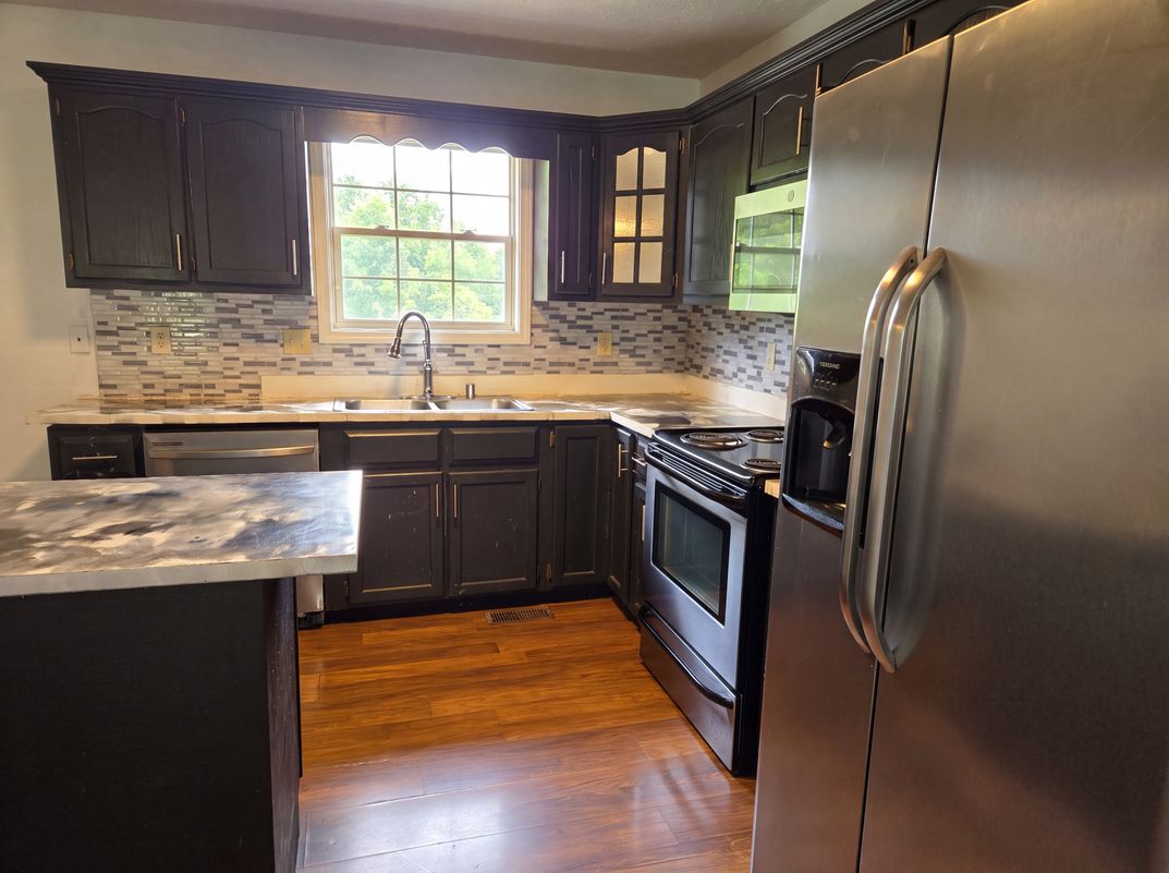 Photo 10 of 24 of 1317 Twin Brook Dr, Berea, KY