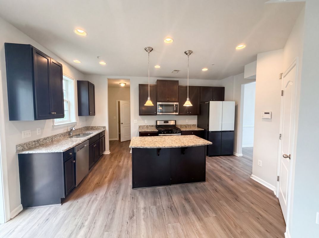 Property photo 2 of 6906 Captain Edward Toppins Ct
