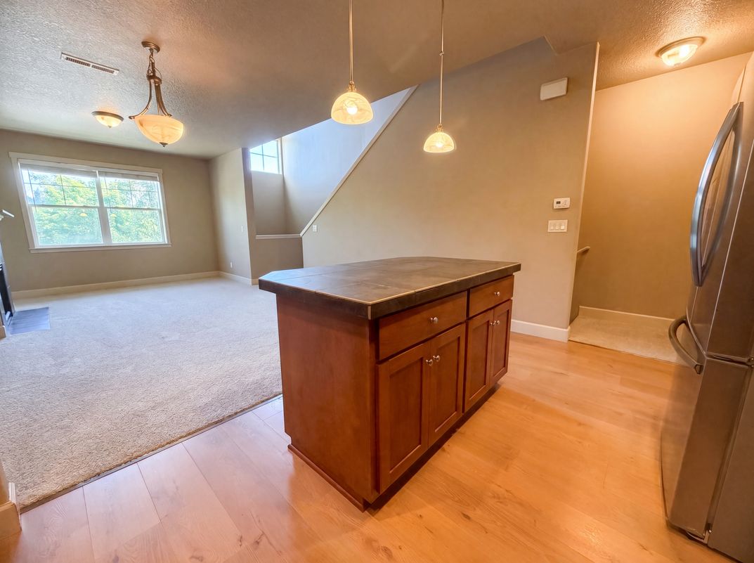 Photo 8 of 18 of 19899 Quaking Aspen Ave, Oregon City, OR