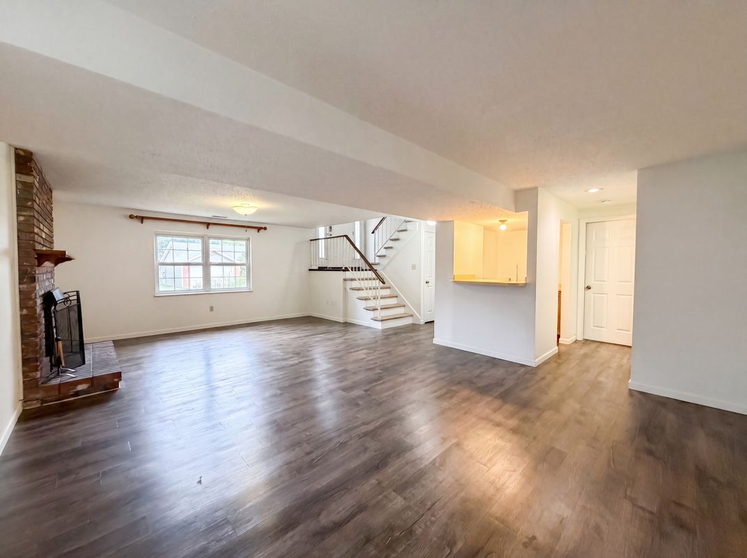 Photo 9 of 20 of 743 Eaglebrooke Dr, Ballwin, MO