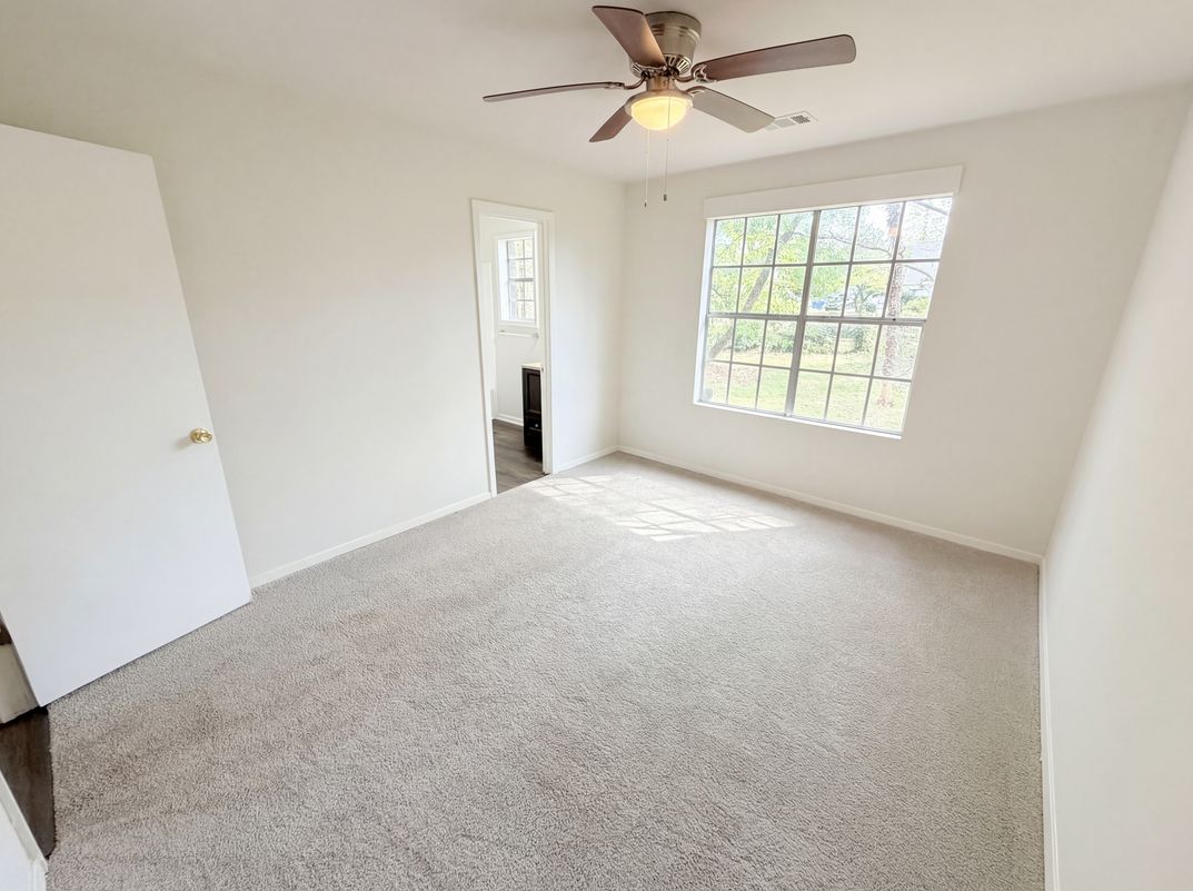 Photo 28 of 31 of 4727 Garden Hills Dr, Stone Mountain, GA
