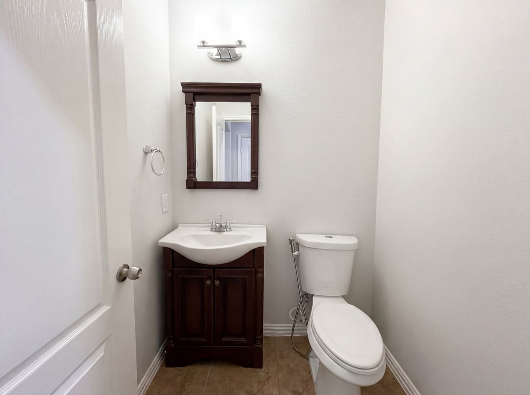 Photo 10 of 18 of 1501 Martin Creek Dr, Little Elm, TX