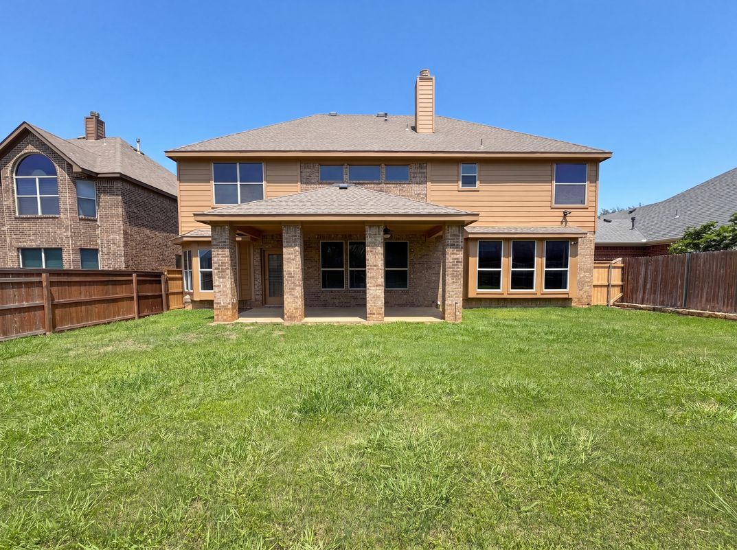 Photo 5 of 25 of 8613 Sunwood Ct, Fort Worth, TX