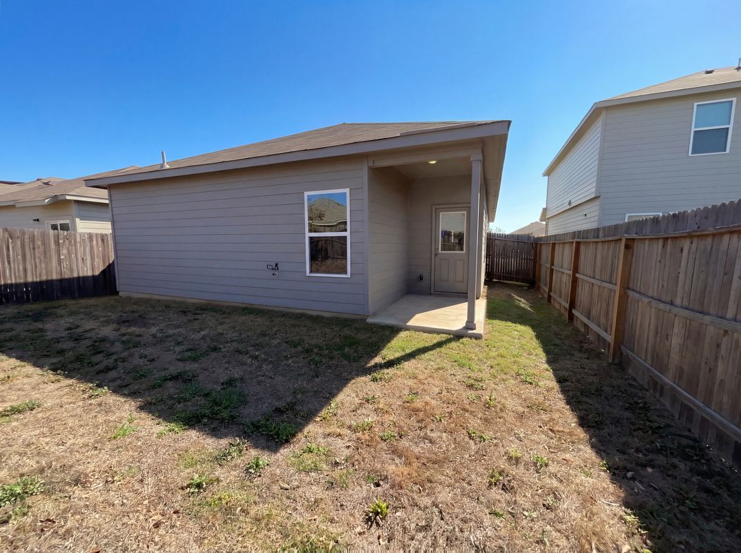 Photo 5 of 17 of 431 Pleasanton Way, San Antonio, TX
