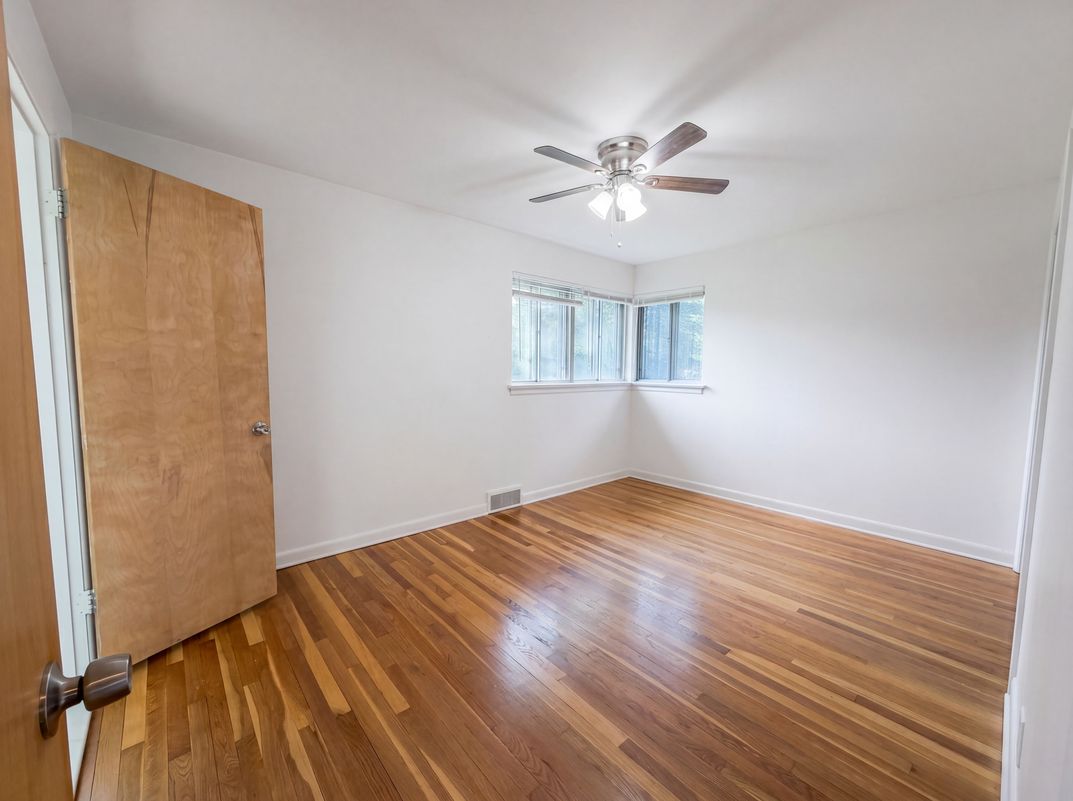 Photo 4 of 18 of 1136 Burch Ln, Saint Louis, MO