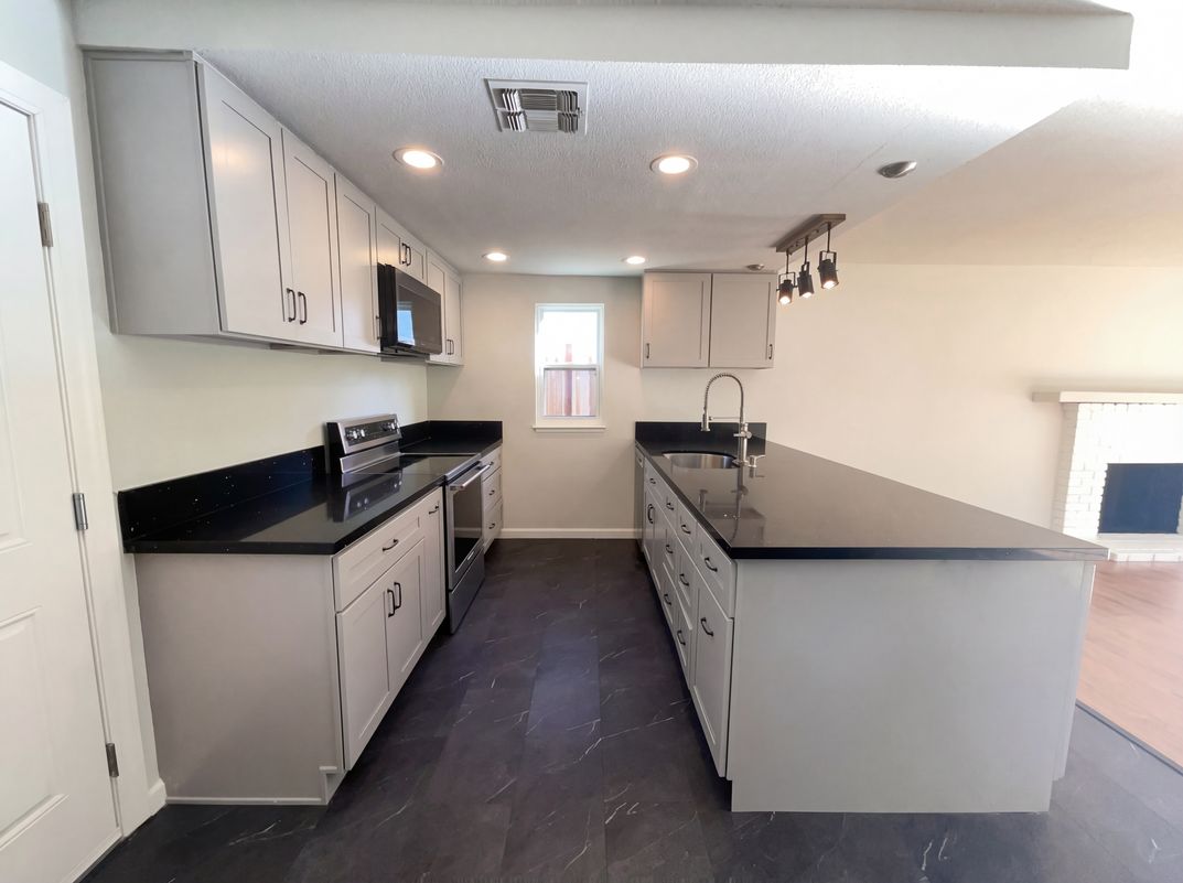 Property photo 2 of 141 Sierra Woods Cir