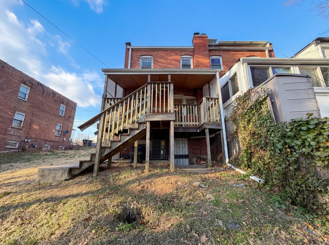 Photo 5 of 18 of 701 Atlantic St SE, Washington, DC