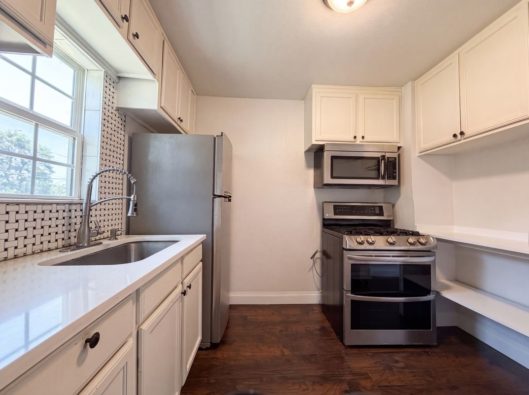 Photo 2 of 17 of 2832 Avenue I, Fort Worth, TX
