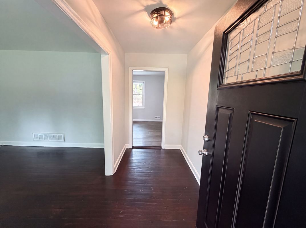 Photo 6 of 29 of 1710 Fairhaven Dr, Columbia, SC