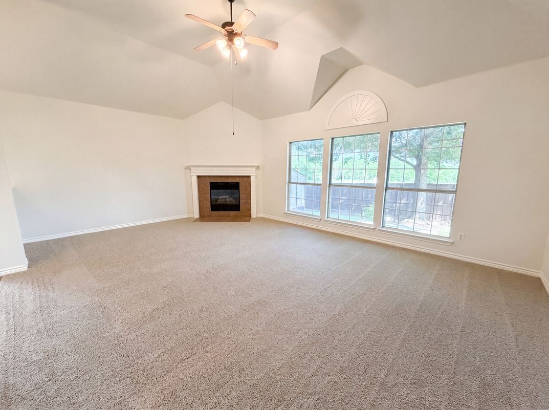 Photo 3 of 21 of 529 Olympia St, Desoto, TX