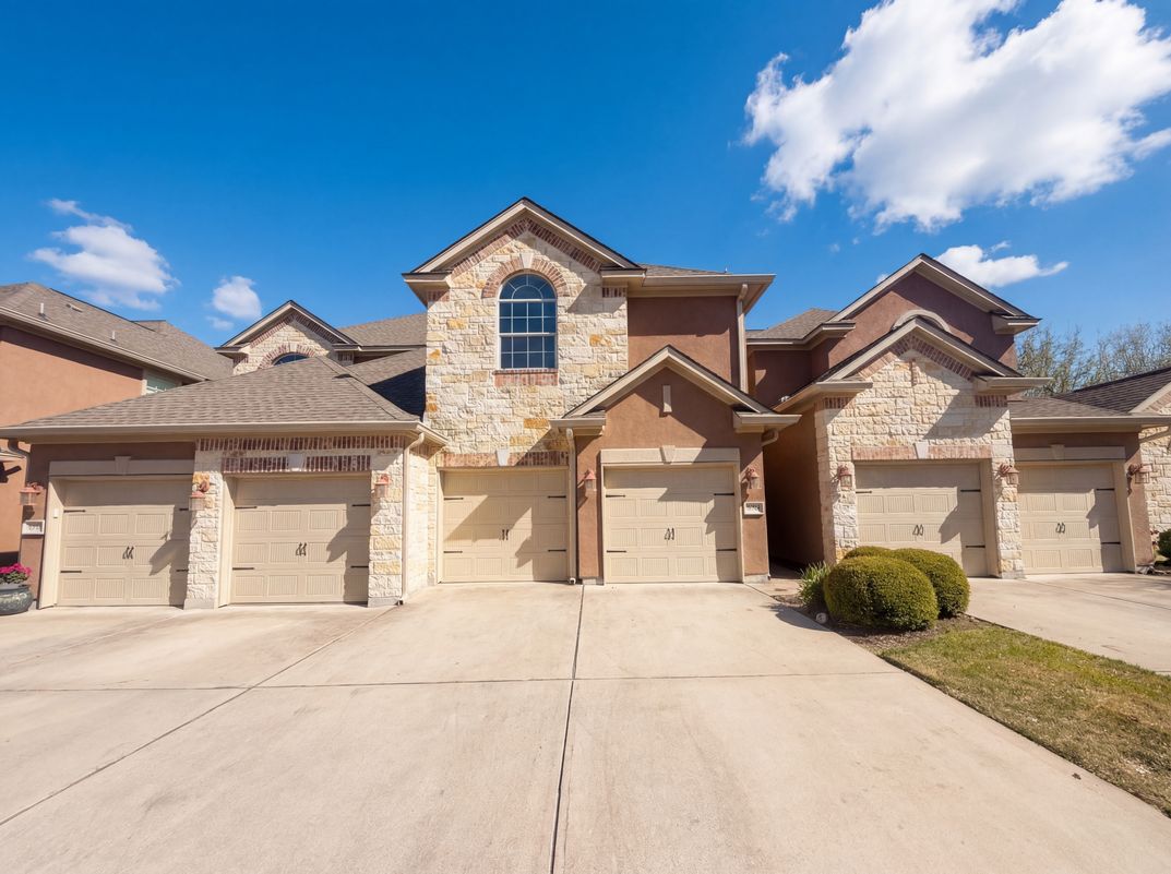 Property photo 1 of 104 Perpetuation Dr