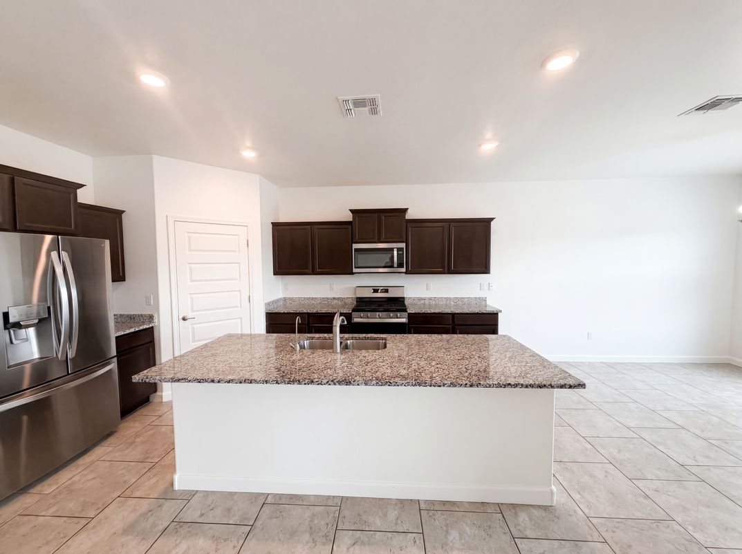 Property photo 2 of 17967 S Camino De Las Quintas