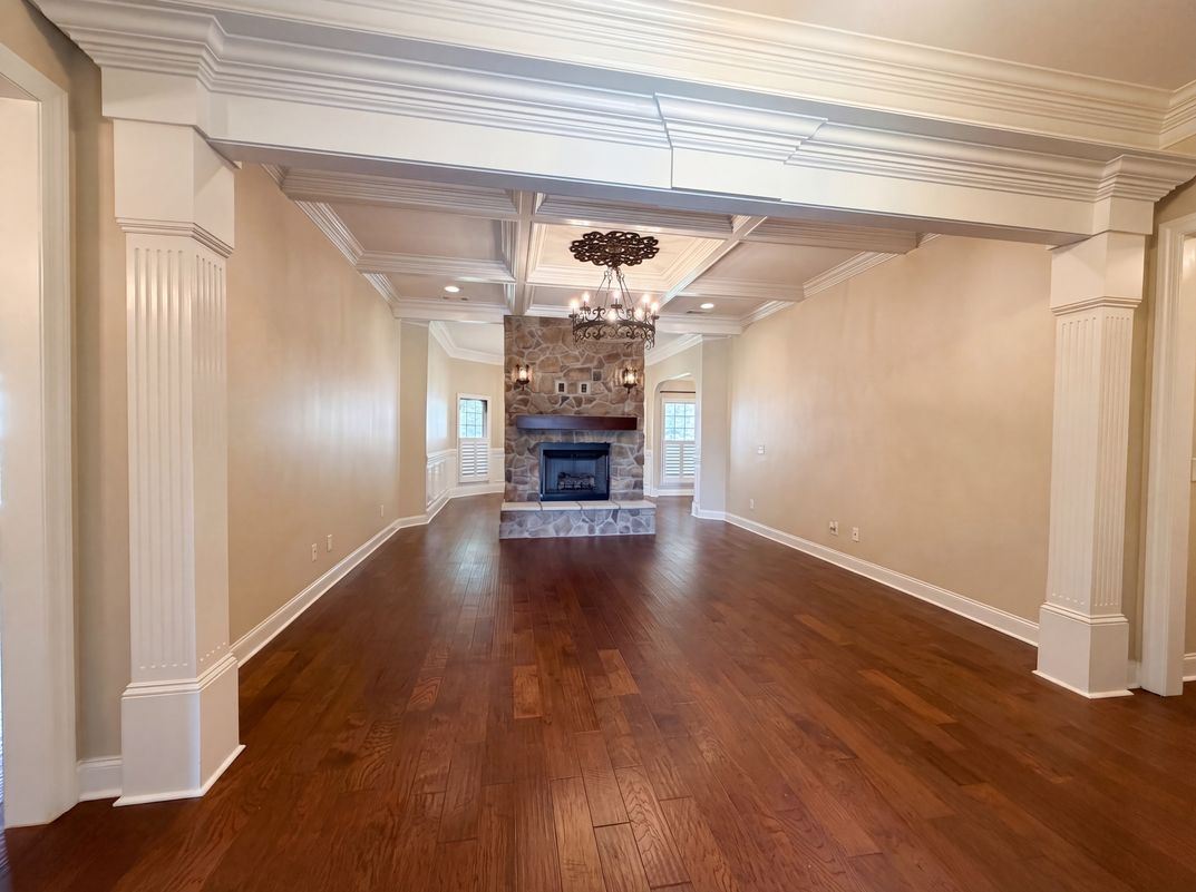 Photo 3 of 27 of 7009 Whisperwood Ave, Spring Hill, TN